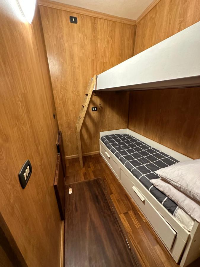 Апартаменты Tiny House - Spaccanapoli Экстерьер фото